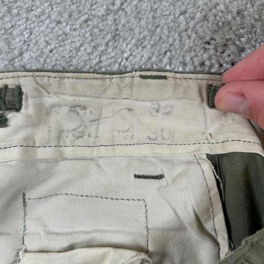 Vintage 40s WWII Military Field Sateen Trousers Mens 32 Olive Distressed M-1943 - Picture 6 of 16